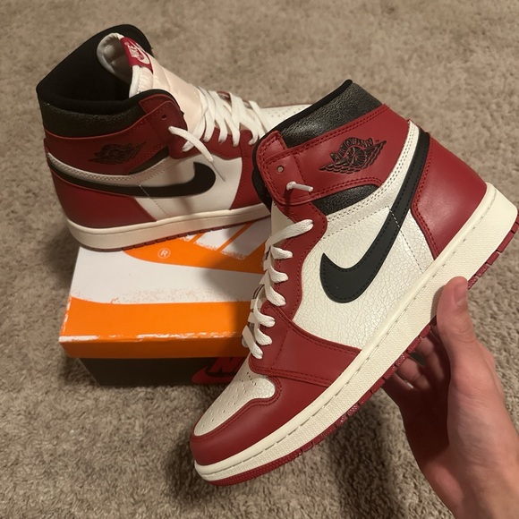 Jordan 1 Retro High OG
Chicago Lost and Found - Picture 1 of 5